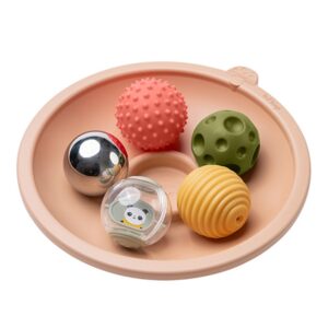 Tummy time adventure tray